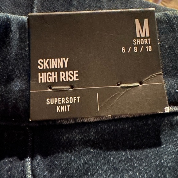 Express High Waisted Pull On Distressed Skinny Jeans - Picture 4 of 5